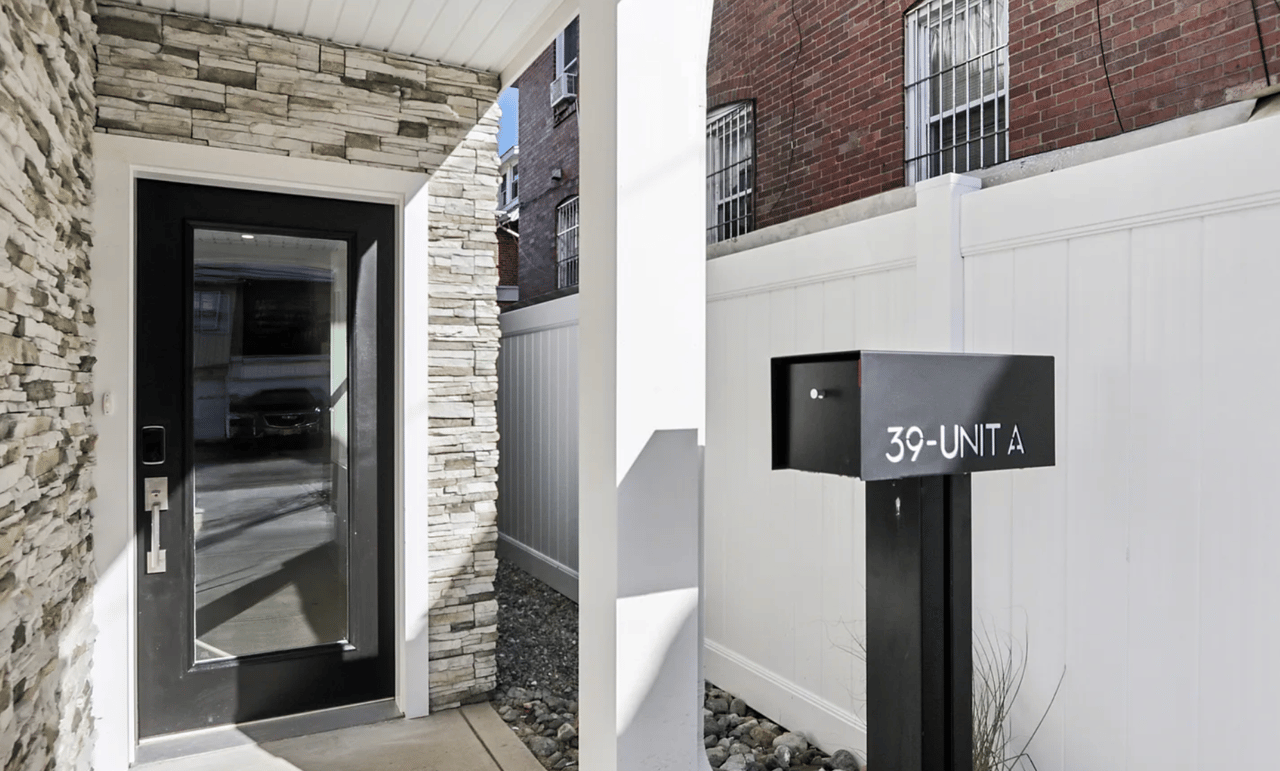 39 S Annapolis Ave #A