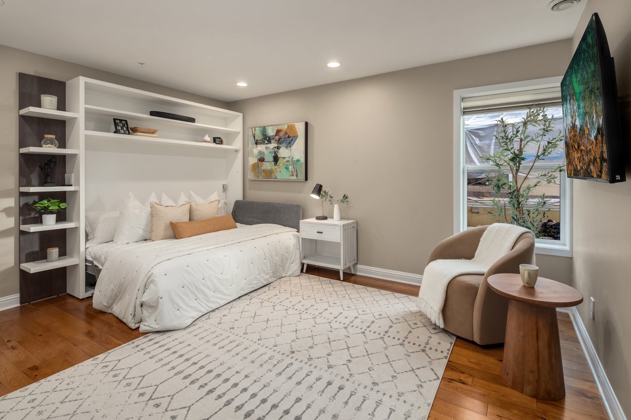 4511 Lake Washington Boulevard NE Unit: 2