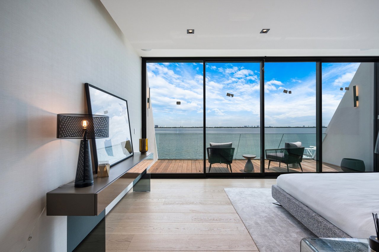 February 2025 | Sabal Development, led by Pascal Nicolai, Finalizes $20.6 Million Sale of Exquisite Venetian Island Estate