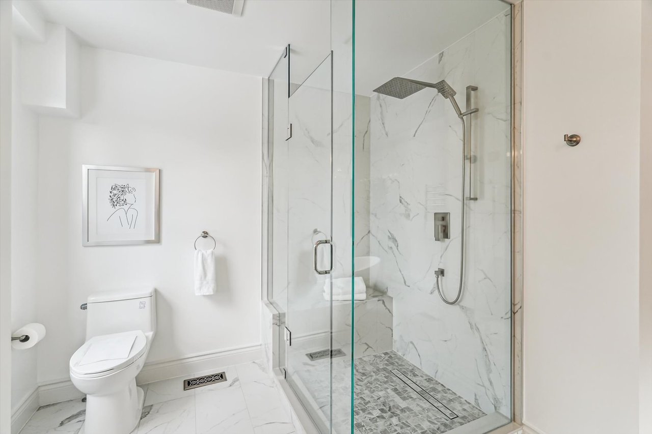290 Bathurst St