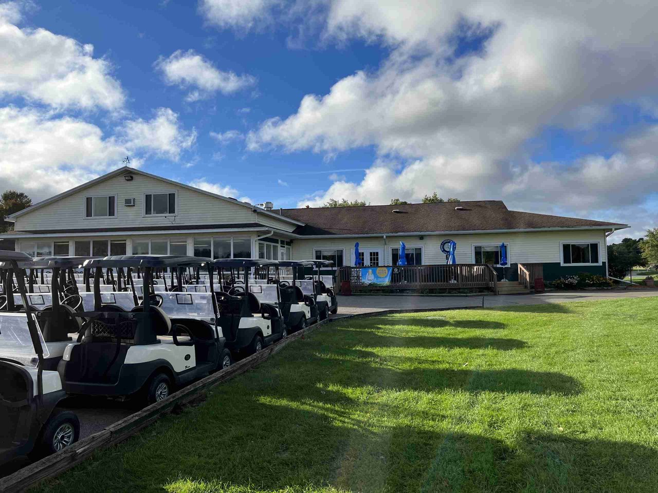 Luxury lifestyle at Serrano Country Club golf course in El Dorado Hills.
