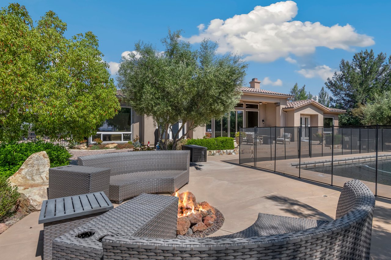 38355 Vista Del Bosque