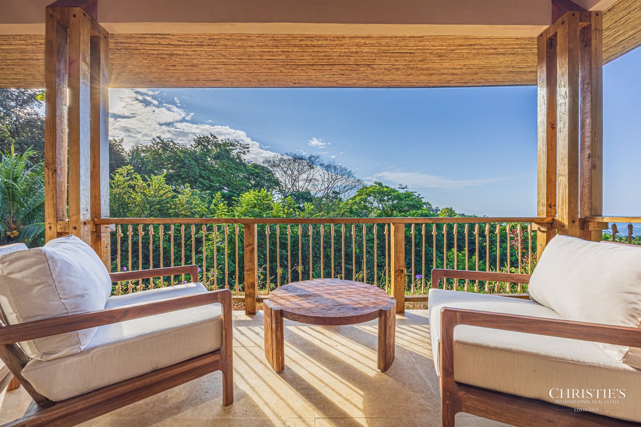 Luxury Hotel Boutique with Ocean Views | Walking distance to the beach | 13.2 Acres