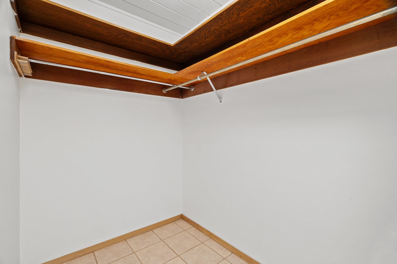 858 Cornwall CT