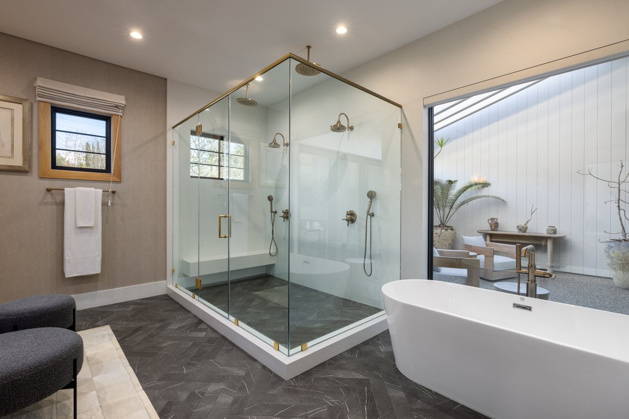 455 N Bundy Dr, Brentwood