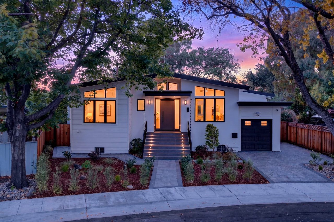 1084 Moffett Circle, Palo Alto, California 94303