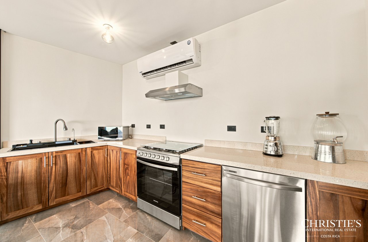 LE CLOS - An Exclusive Three-Residence Estate 