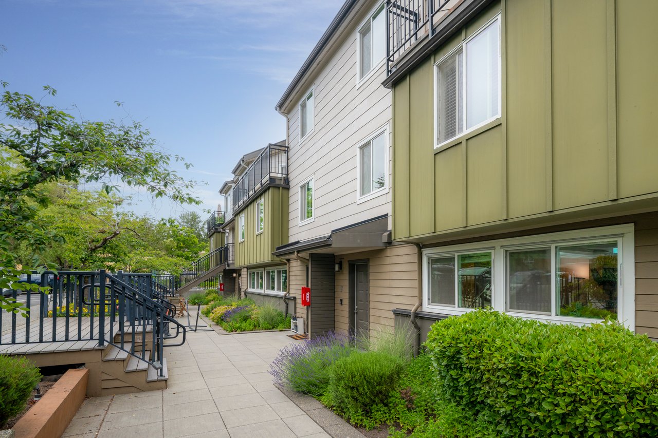 Lovely Redmond Condo