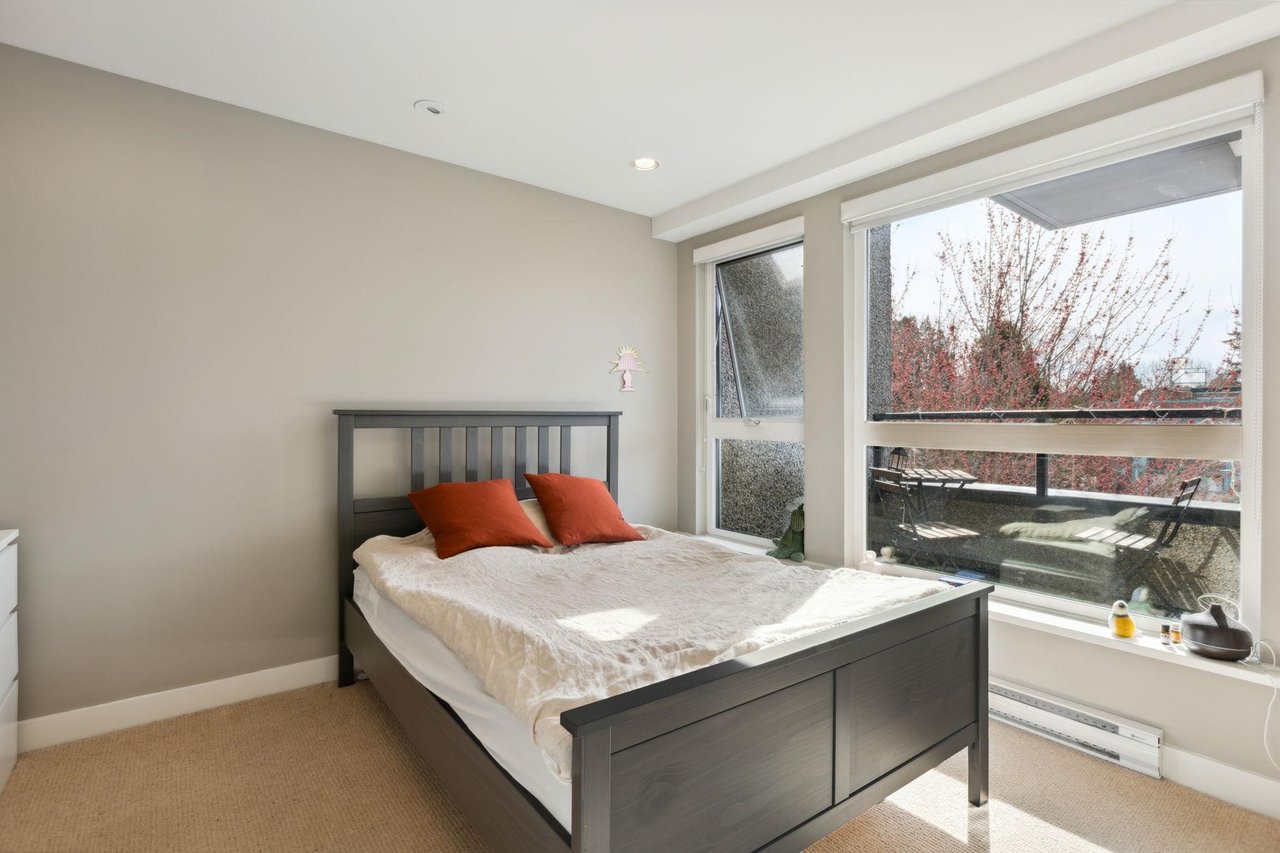 2481 Waterloo St, #403