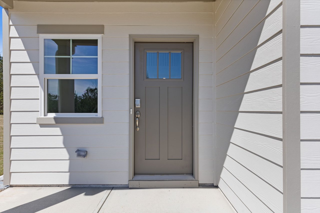 693 Shoals Trl