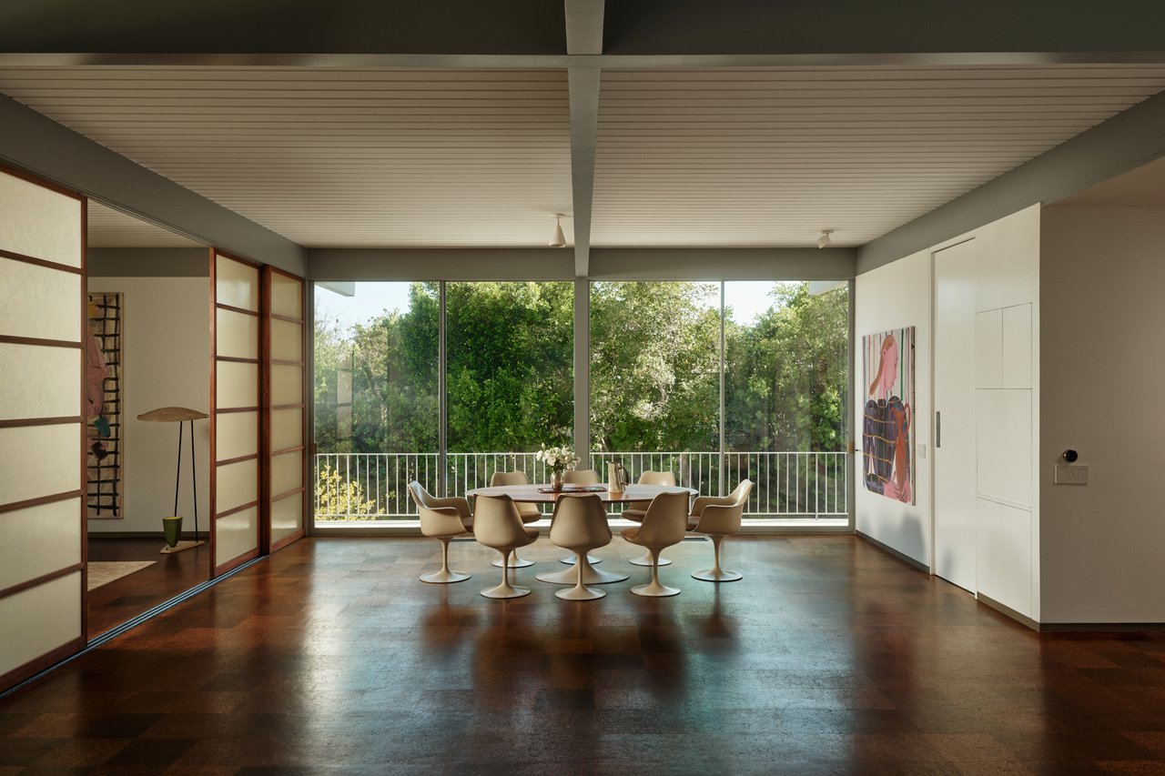 1035 Summit Dr, Beverly Hills 