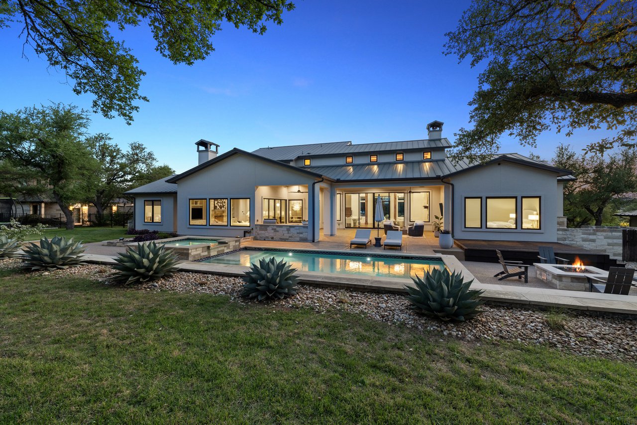 8325 Lakewood Ridge Cv