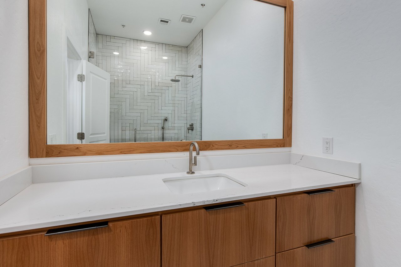 7471 E SUNNYVALE Drive