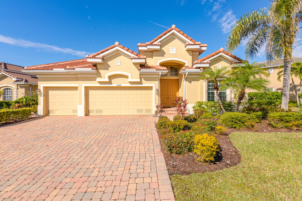 16091 Thorn Wood Drive, Fort Myers