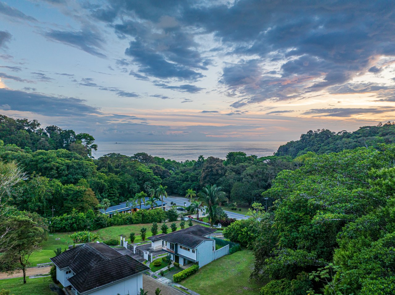 Elegant Tropical Villa Steps from Playa Hermosa – Gated Community