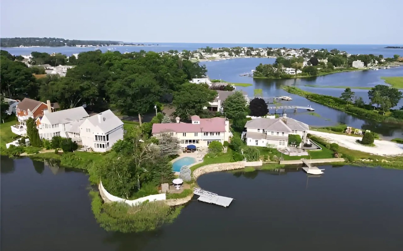 14 Norport Drive, Norwalk, CT 06855