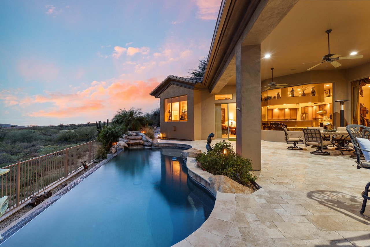 9657 E PEREGRINE Place