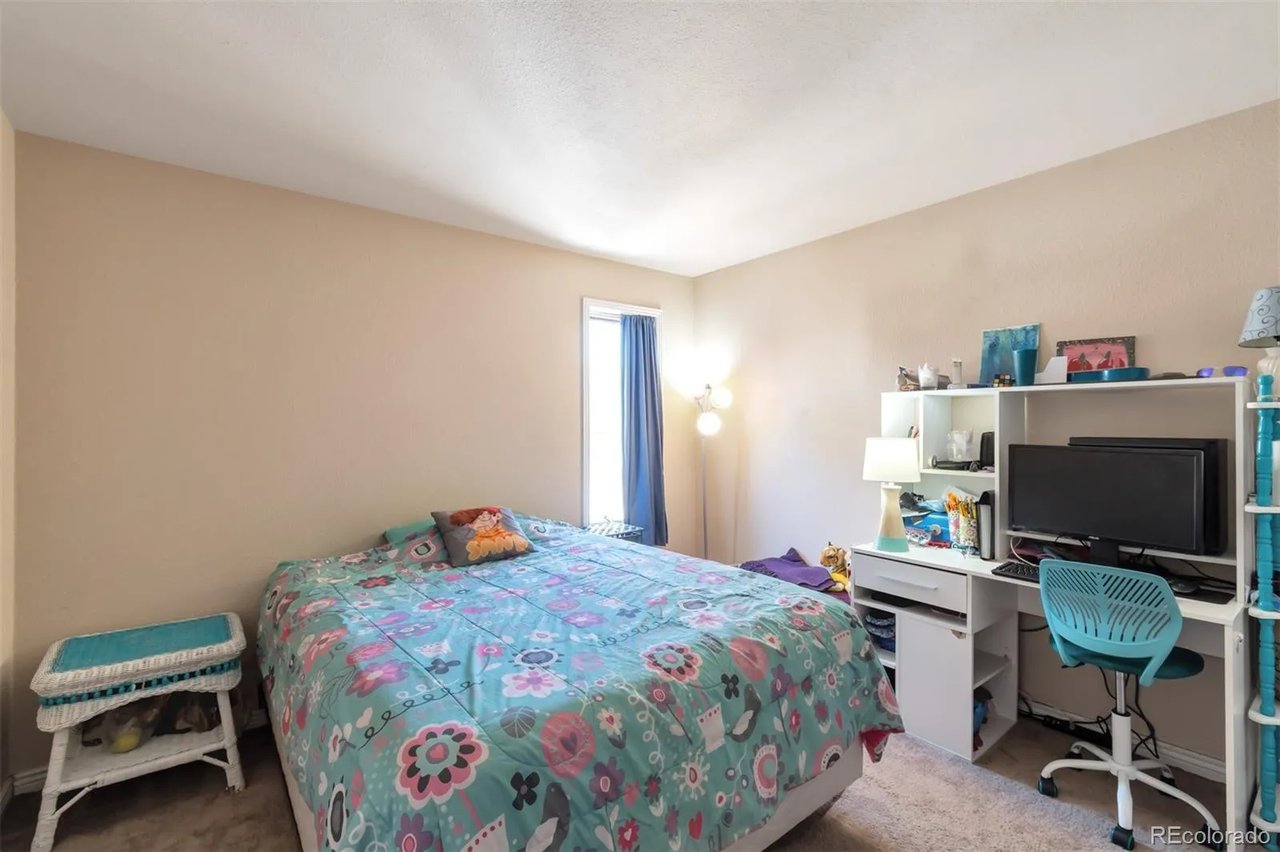 1050 S Monaco Pkwy #141