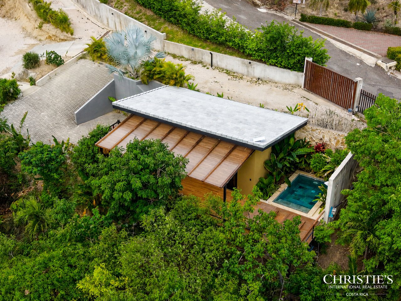 LE CLOS - An Exclusive Three-Residence Estate 