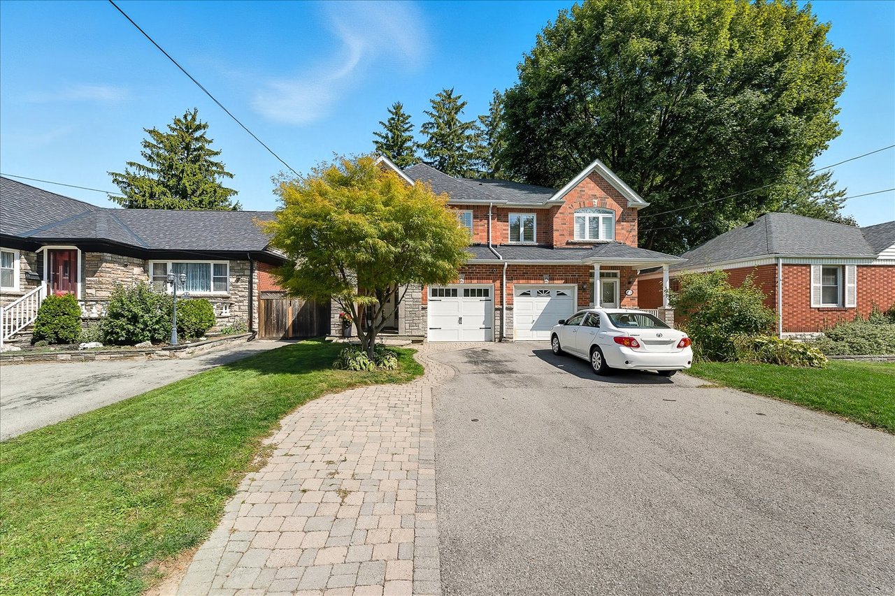47A Oakwood Ave N