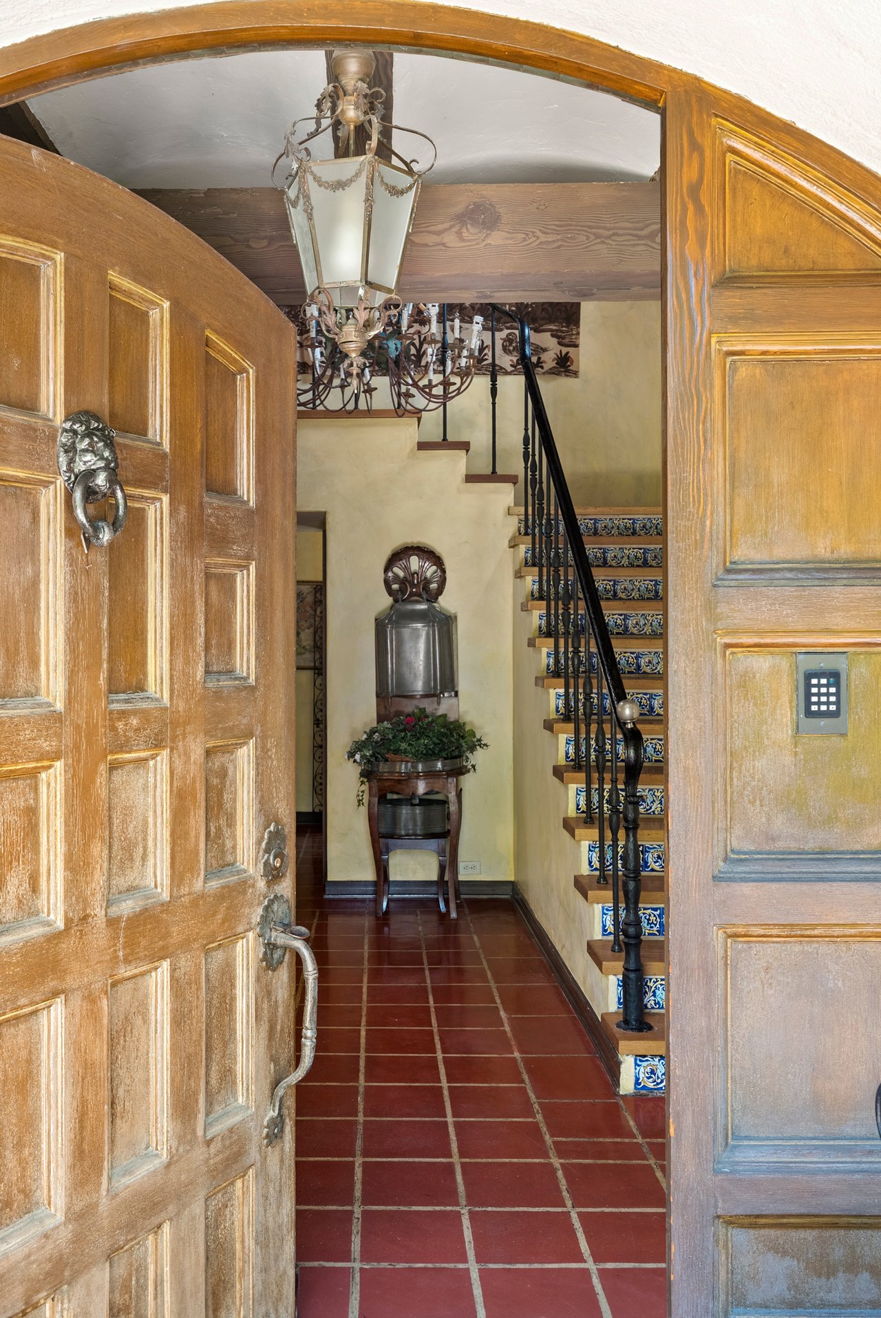 706 N Maple Dr, Beverly Hills