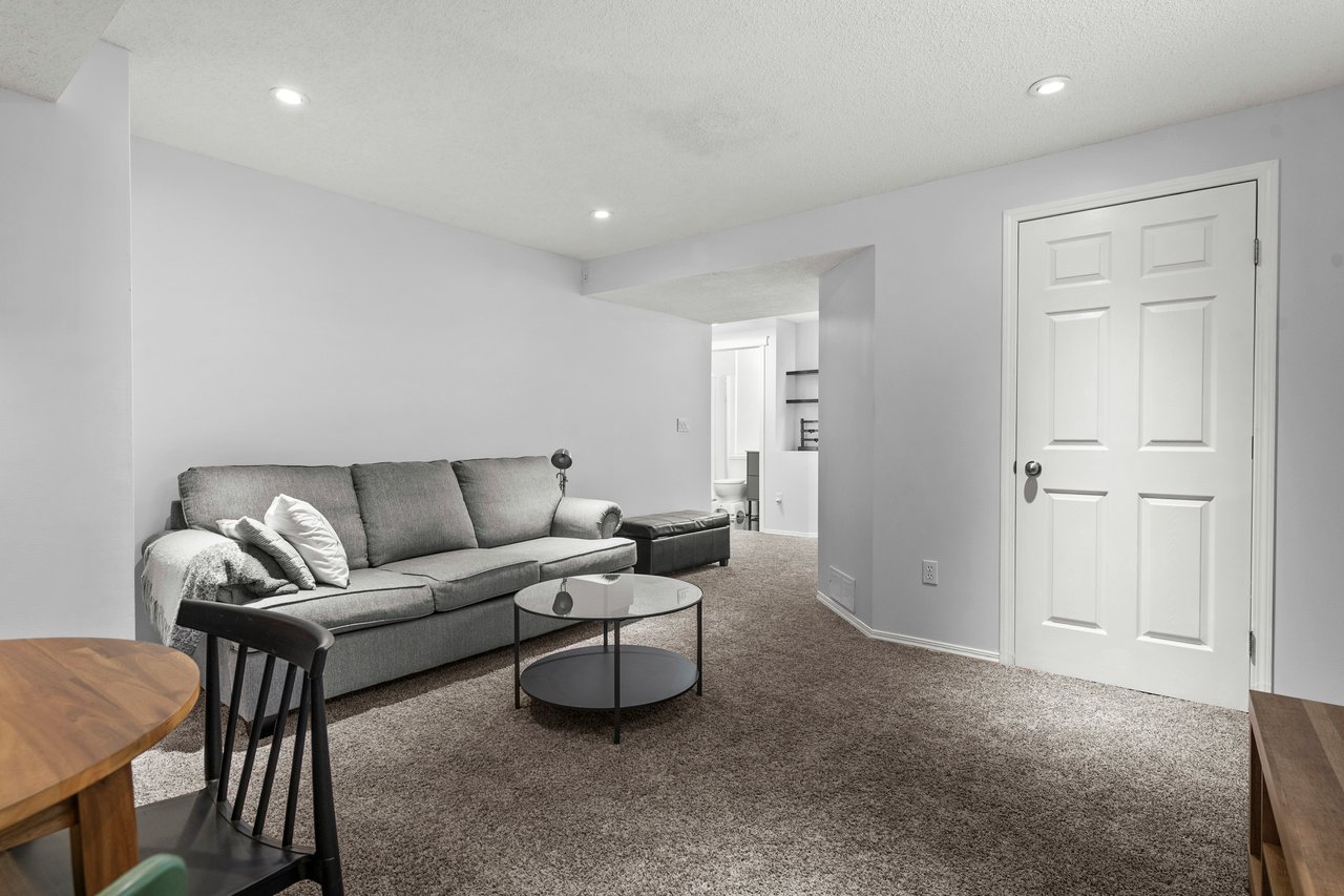 218 Coville Circle NE