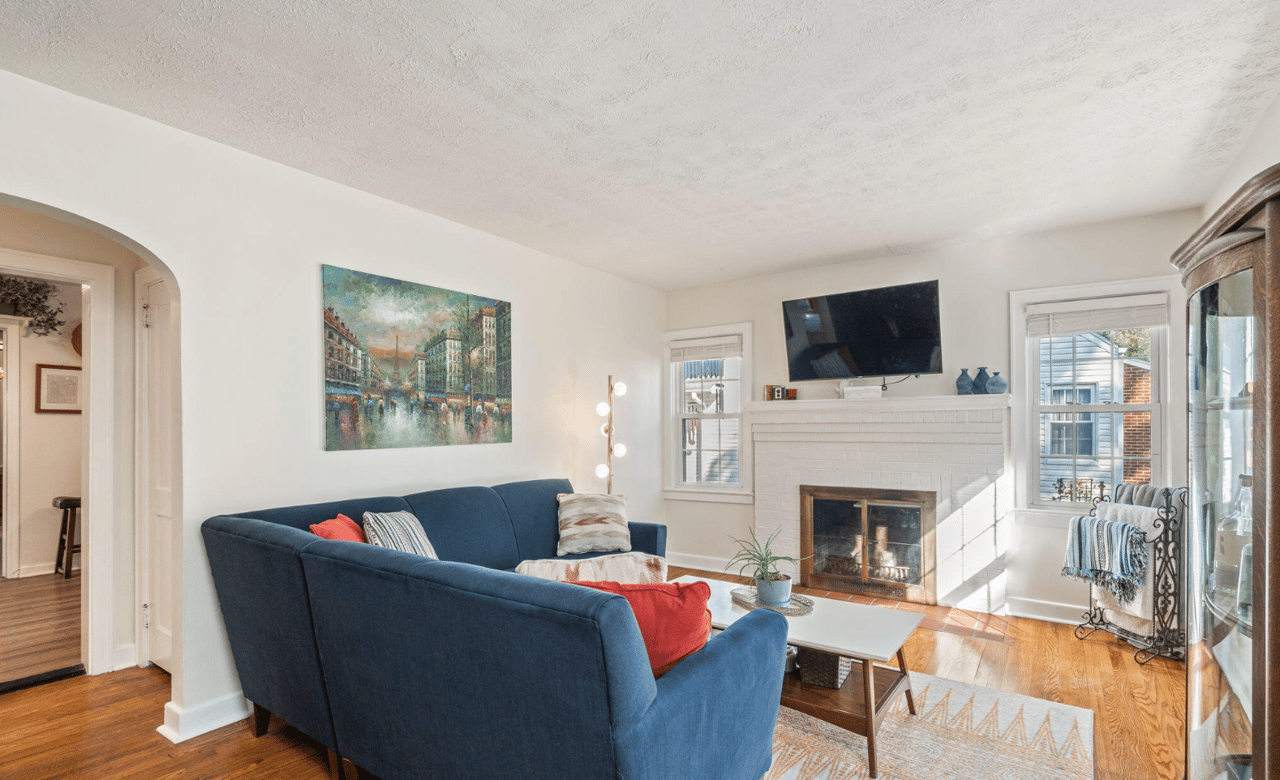 2437 Kennington Road