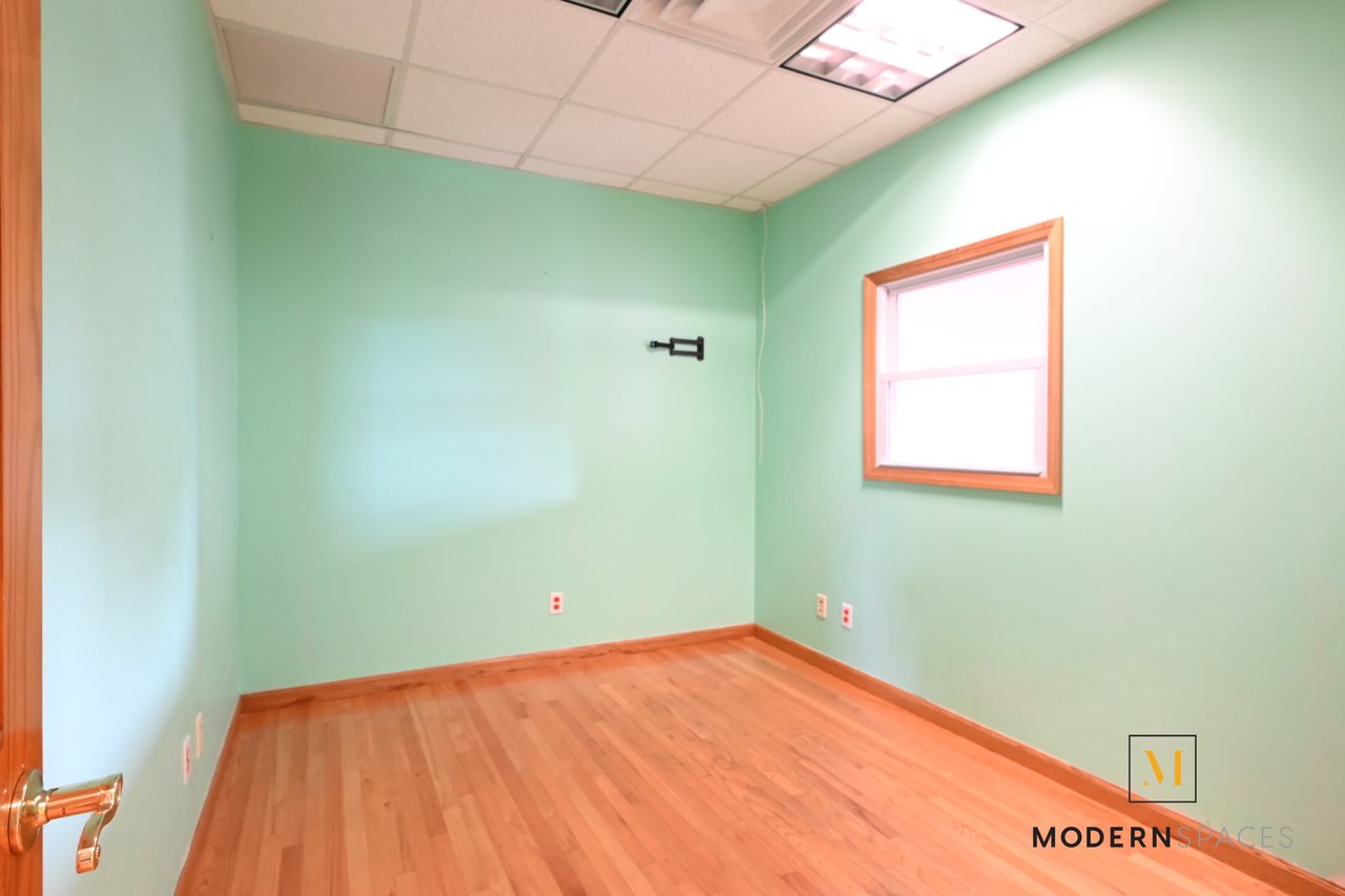 38-31 Crescent Street 2nd Floor