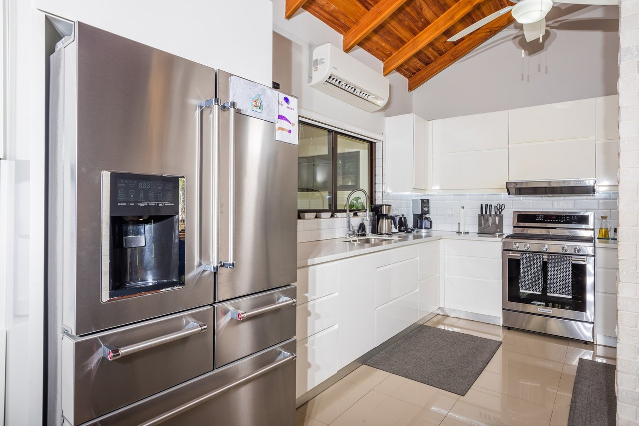 Casa Cielo | Luxurious Multifunctional Estate with Main House, Apartments, and Pool in Guanacaste!