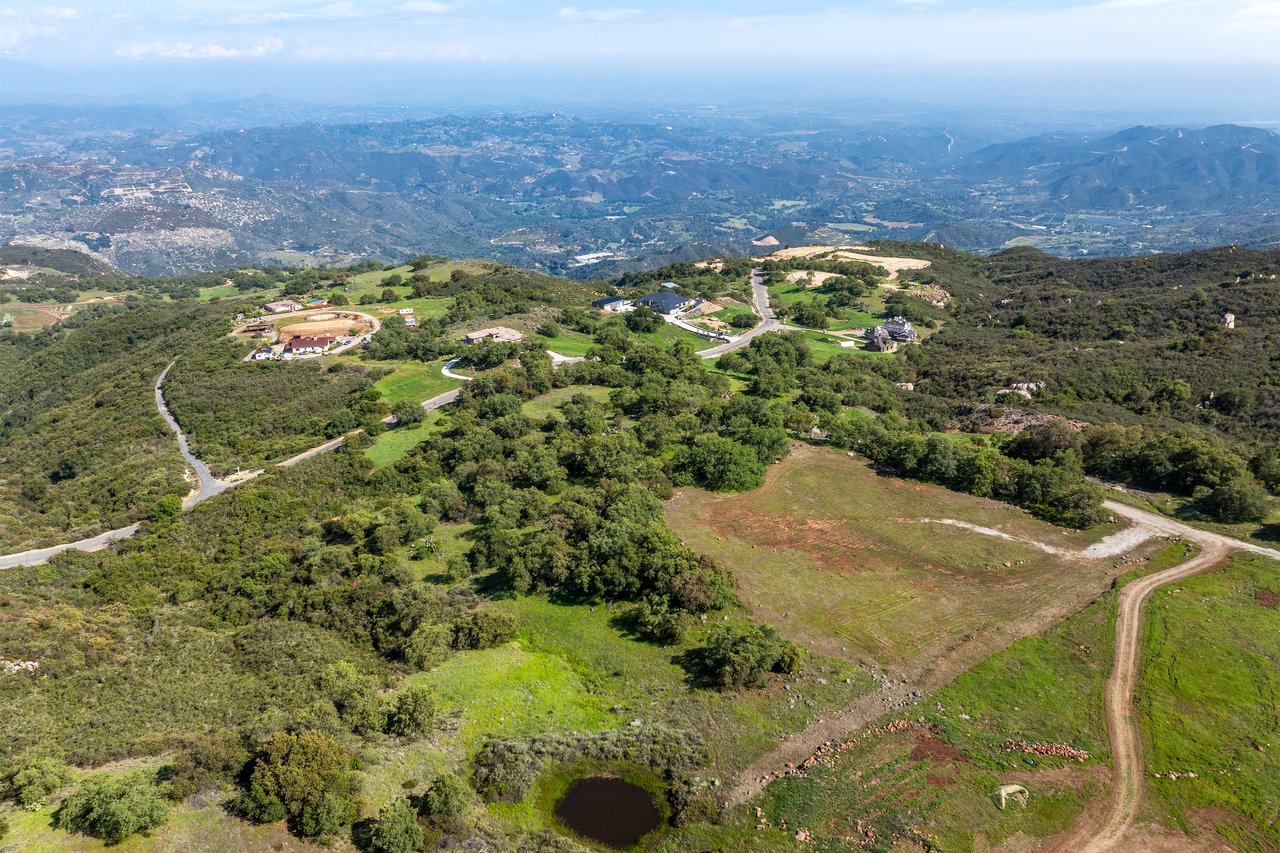 22 El Cerezo Road