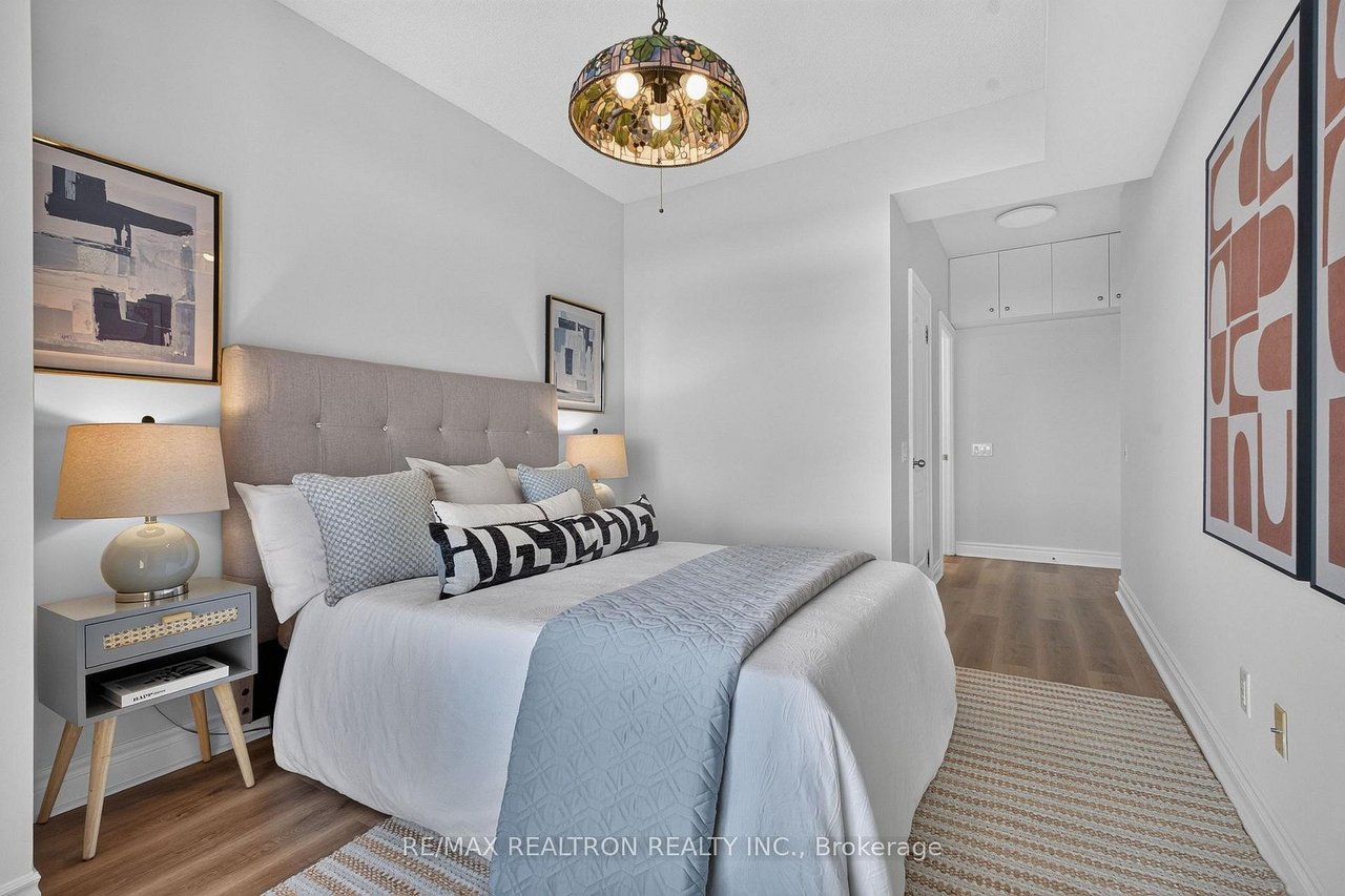 NORTH YORK LUXURY 