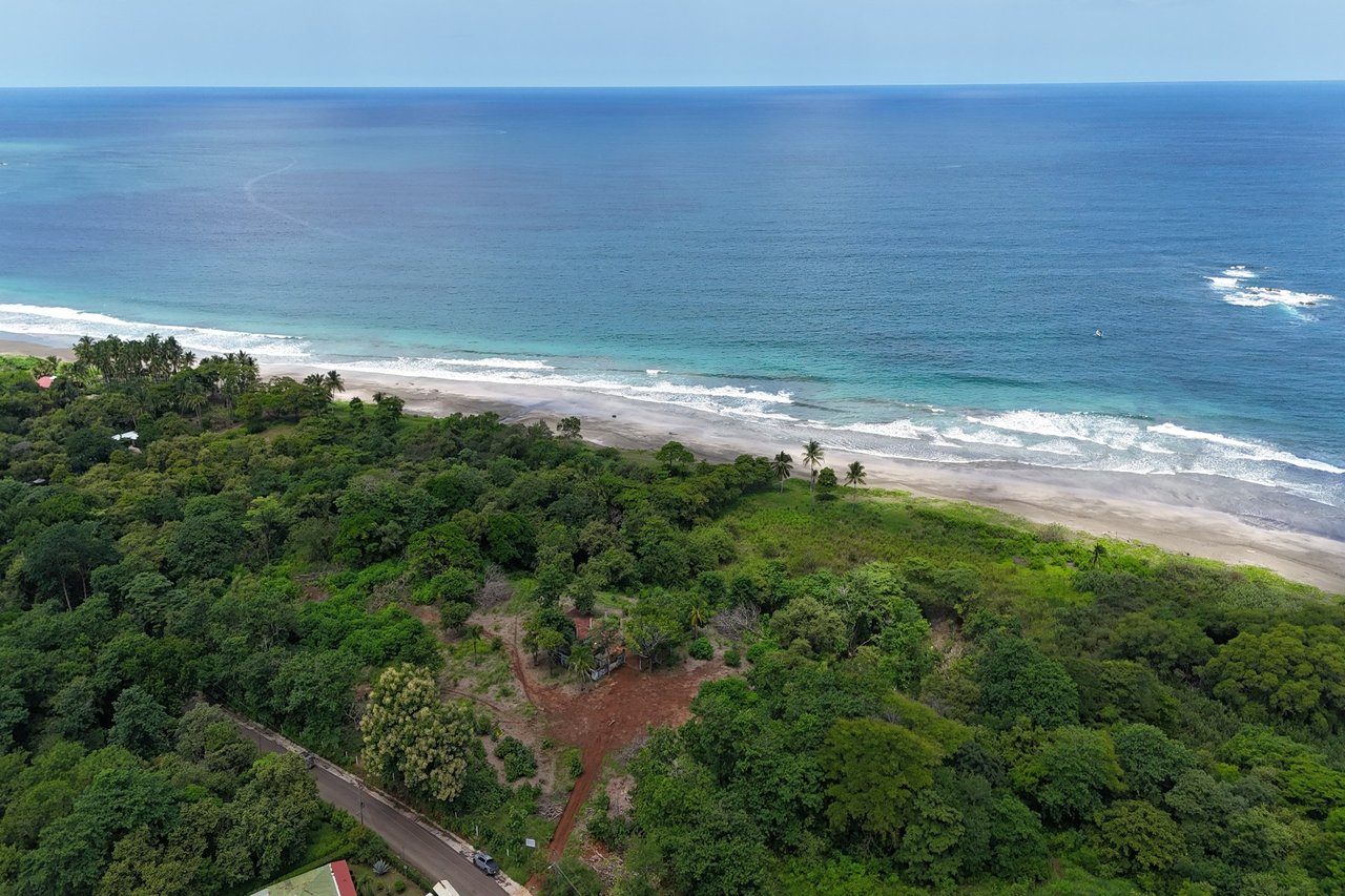 One of a kind Beach Front Parcel in Junquillal Junquillal,