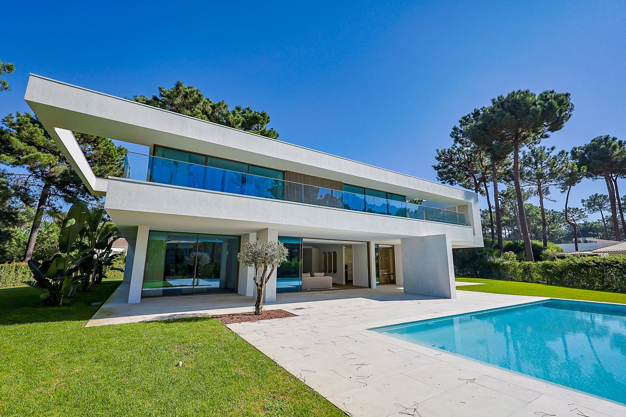 Stunning 5-Bedroom House in Herdade da Aroeira, Setúbal