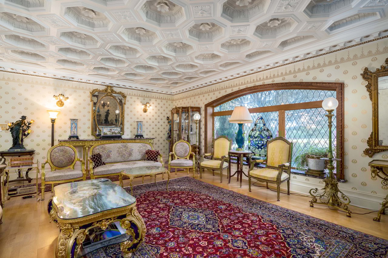 4 Thornewood Lane SW