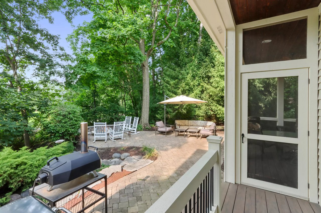 158 Abbey Springs Dr