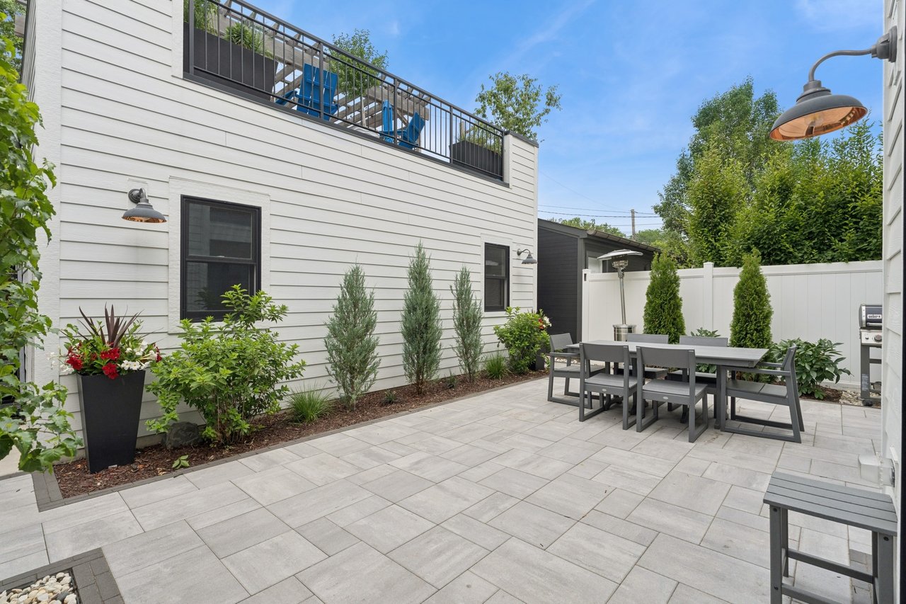 2026 W. Waveland- A North Center Gem!