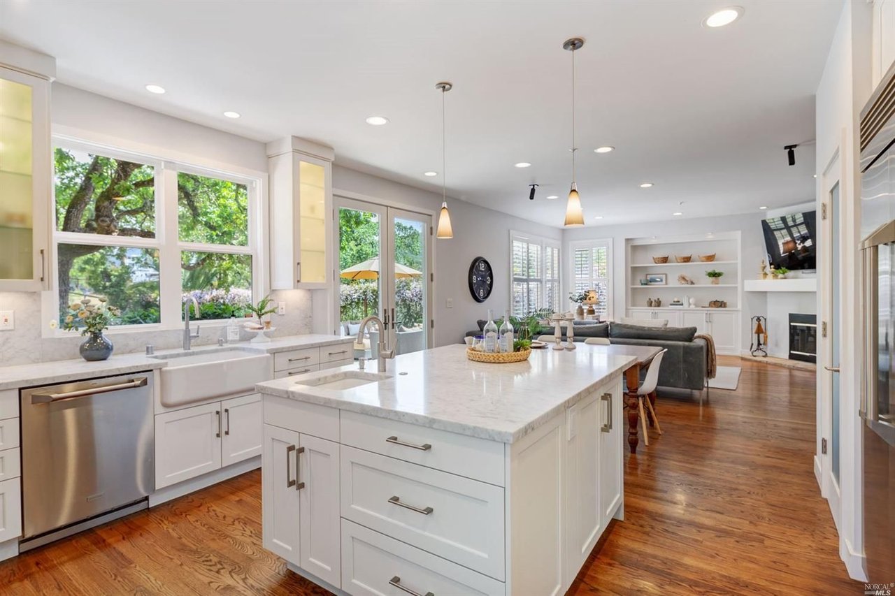 120 Oak Shade Ln