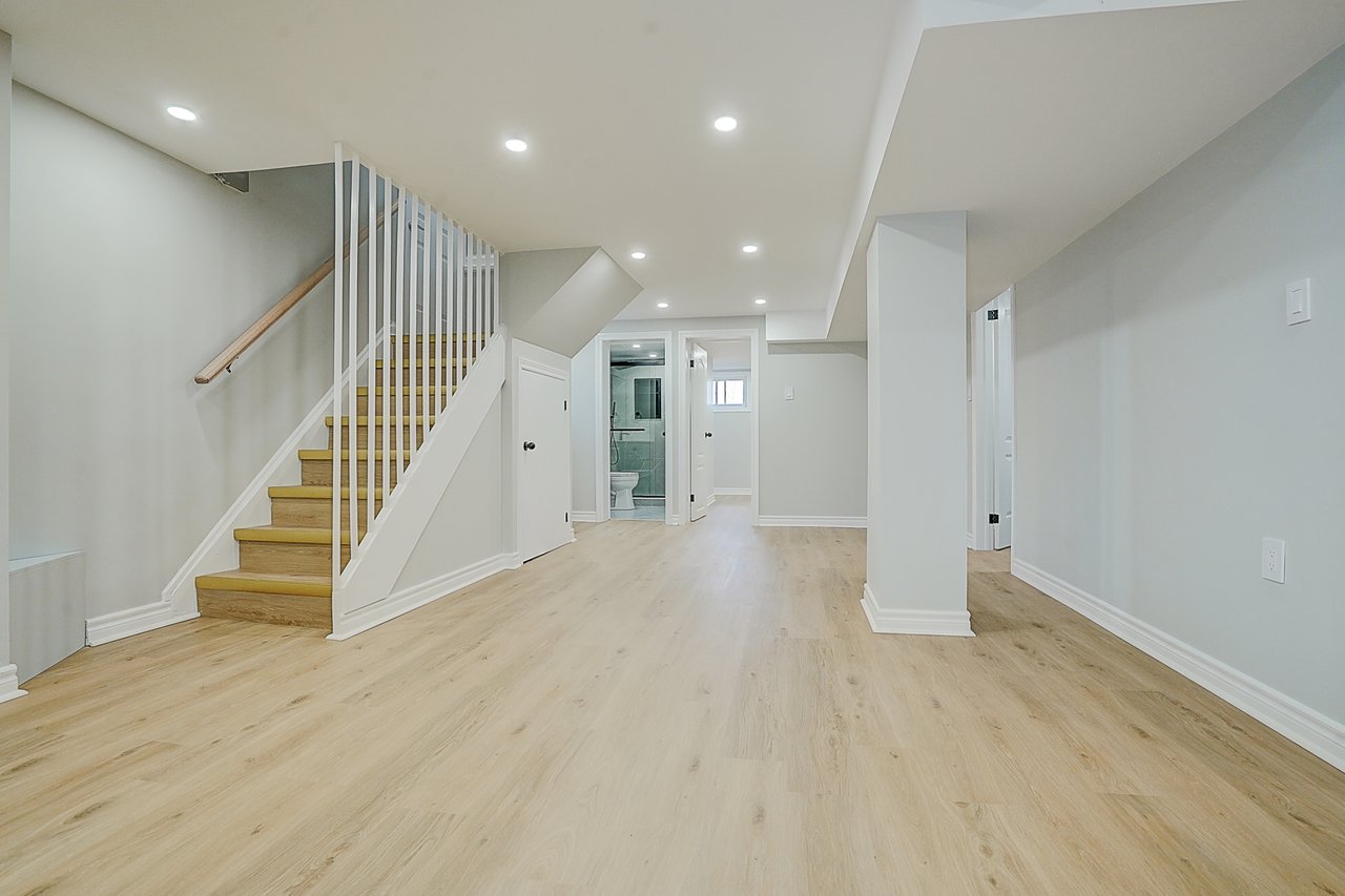 8 Bellvare Crescent, Toronto
