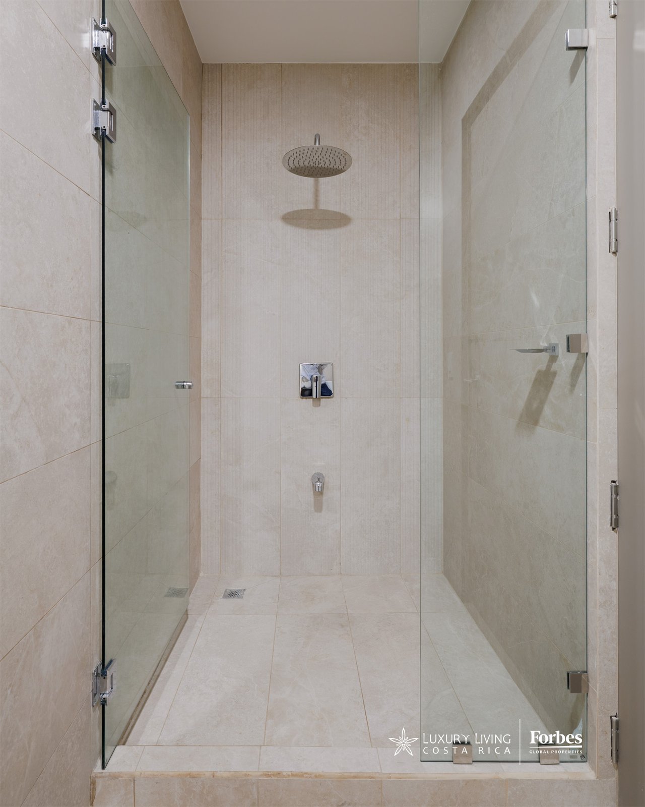 21469 - Contemporary penthouse for sale, spacious rooms and terraces