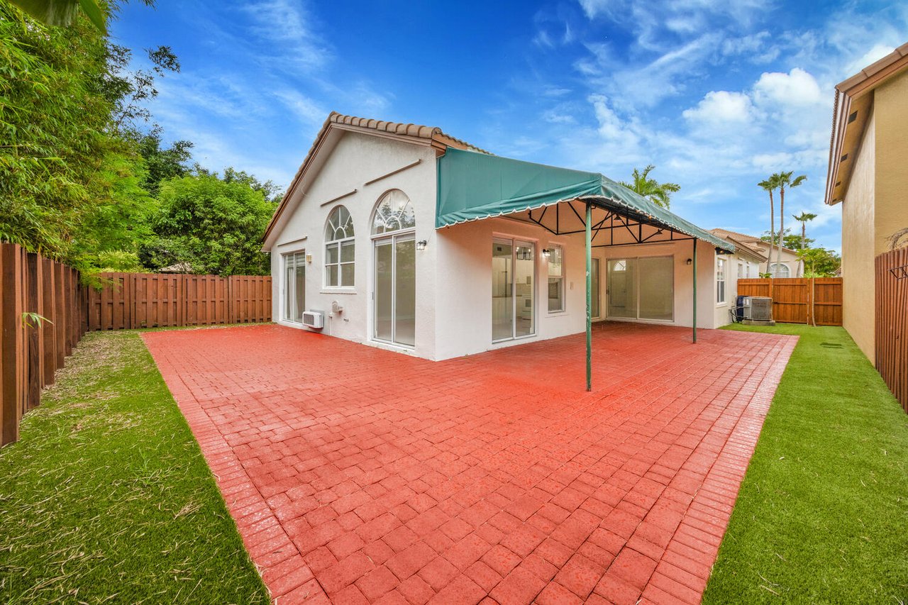 Just Listed at Costa Verde in Doral