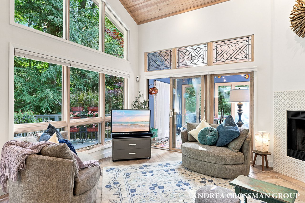 1215 Ash Drive