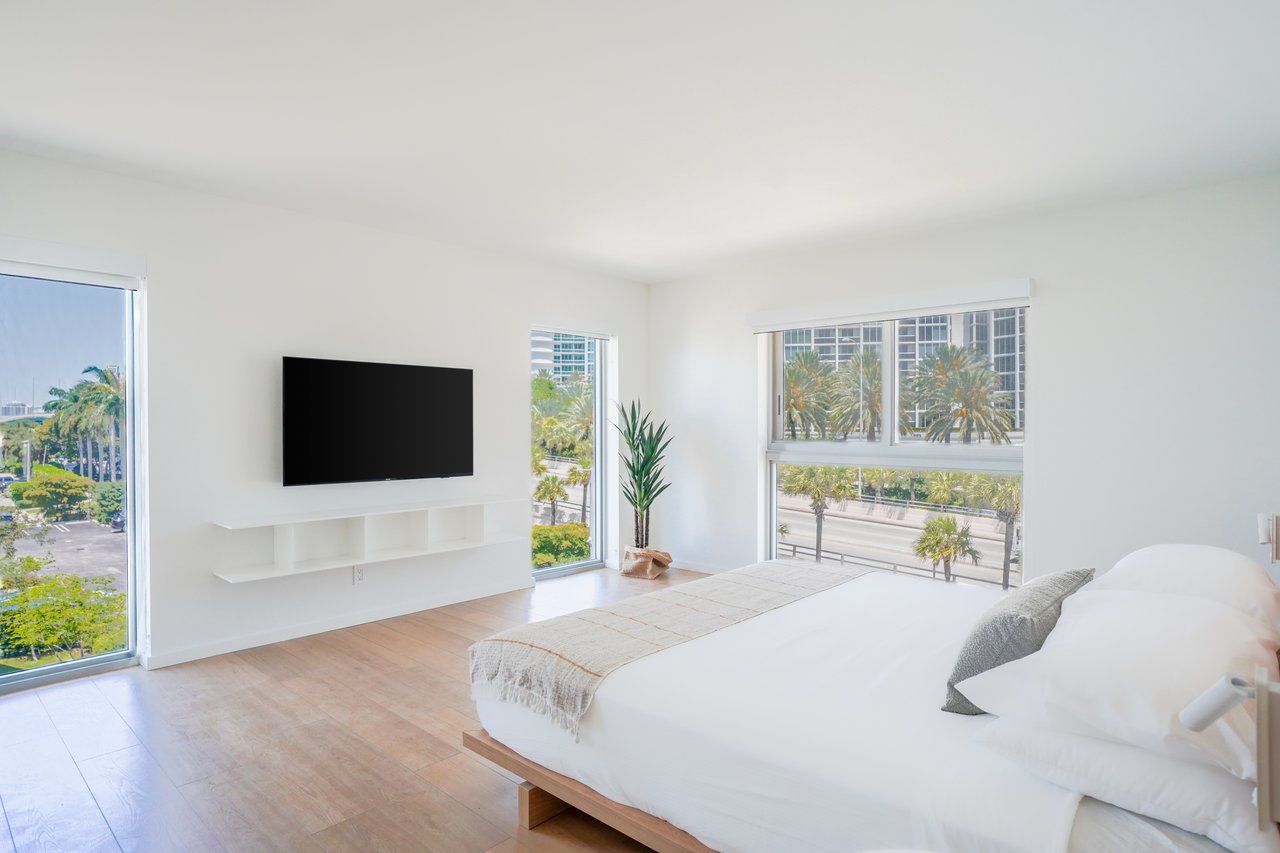 Beach Haus Bal Harbour Residences