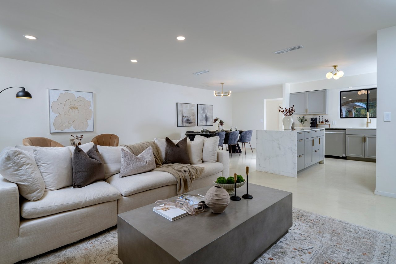 1005 W Emerine Drive