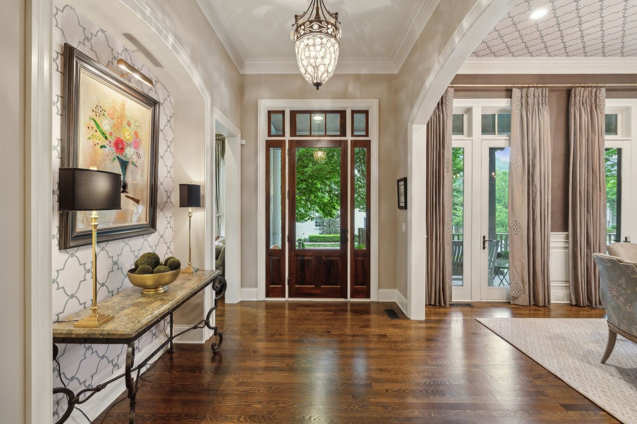 1025 Falling Leaf Cir