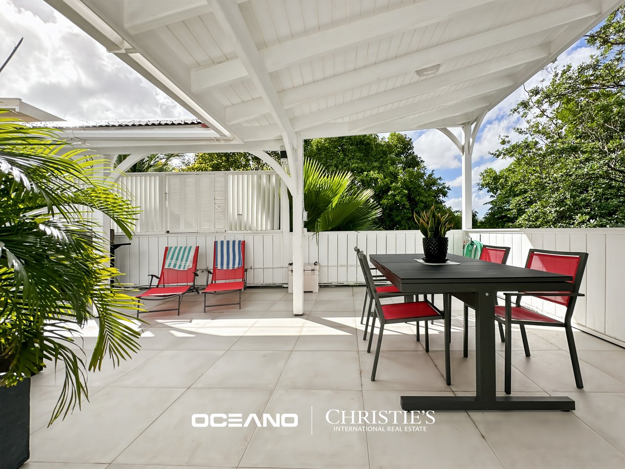 POINT PIROUETTE – 2-Bedroom Townhouse with Private Pool