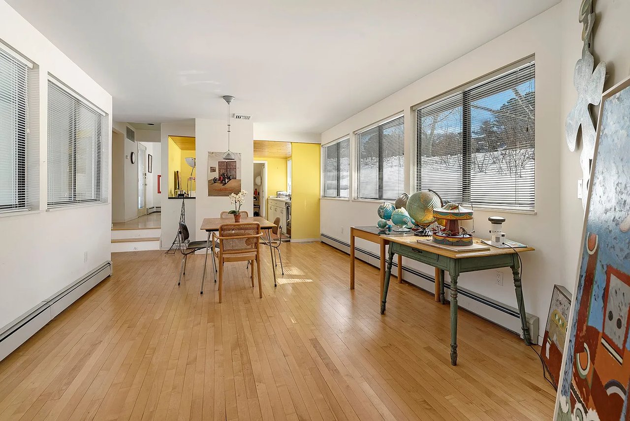 45 Blackwatch Ct