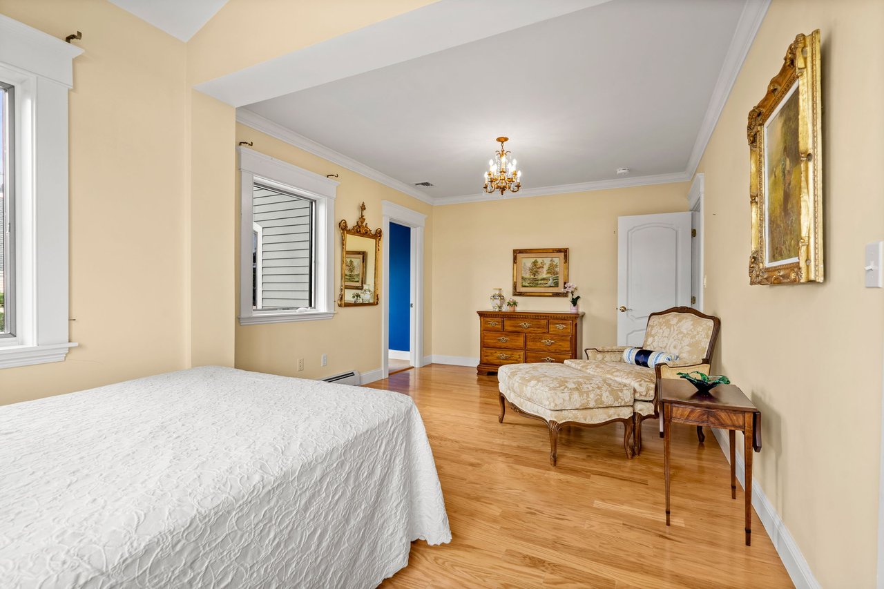 6 Naomi | Gloucester