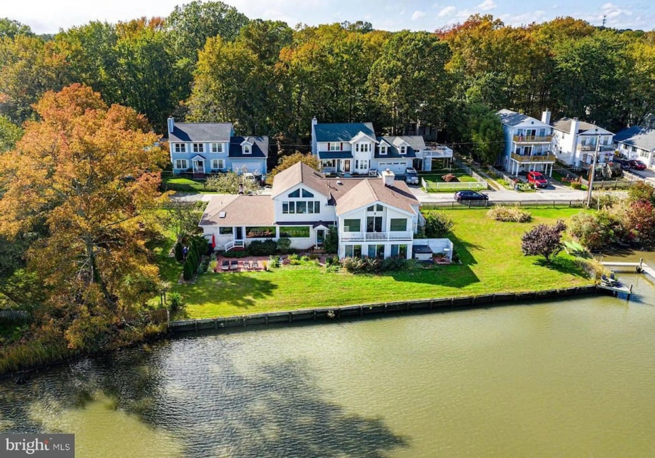 Beautiful Waterfront Escape w/ Gorgeous Views