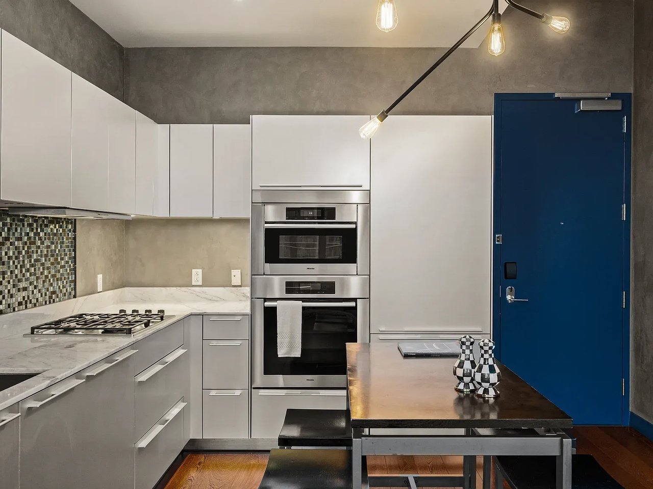 210 Lavaca St APT 2012