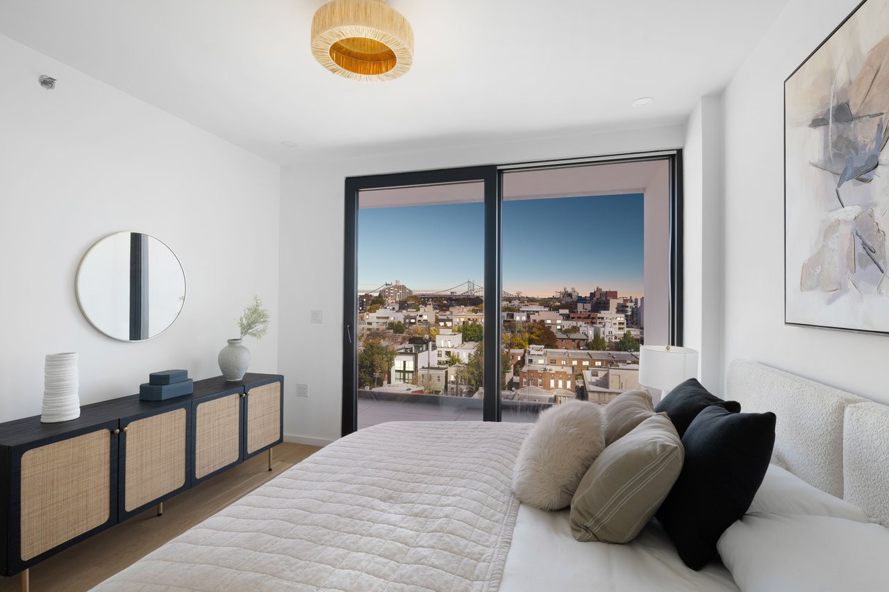 14-35 Broadway, Unit PH